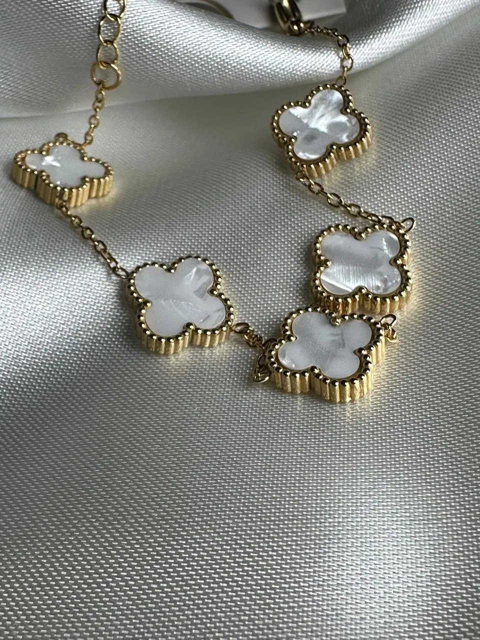 PULSERAS & PUÑERAS